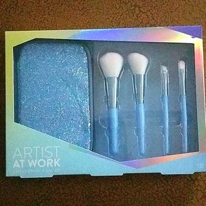 Artist At Work 5 Piece Brush & Bag Set